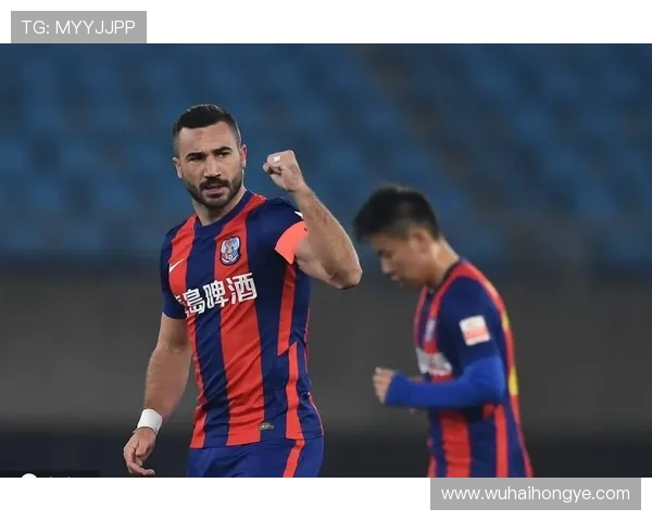 梅开二度的拉斐尔维加助力帕尔梅拉斯逆转胜利展现伟大比赛精神