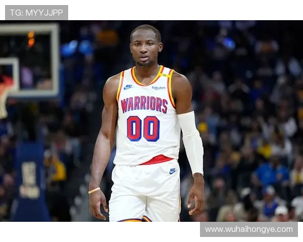 库明加回应续约争议称现场球迷与网络评论者看法截然不同